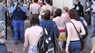 Should Women Be Allowed To Go Topless In Public?
